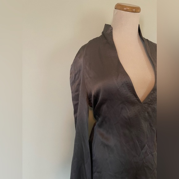 🆕 [Akris Punto] Gray 100% Silk Blouse Sz: 4 - Picture 5 of 8